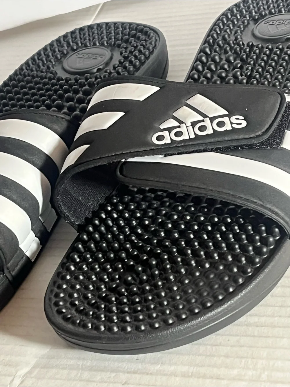adidas slides size